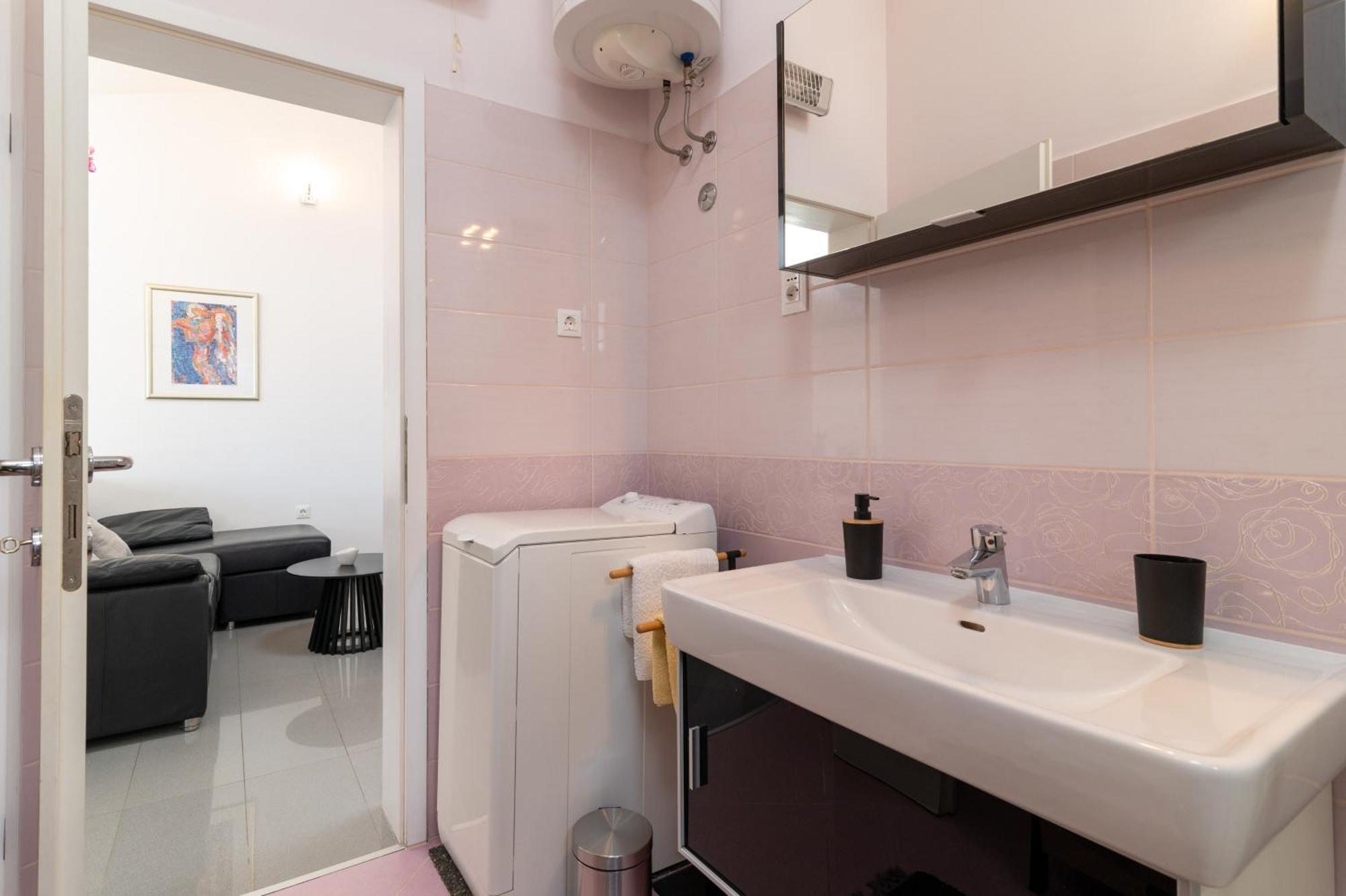 Apartments With A Parking Space Slatine, Ciovo - 5158 Trogir Room photo