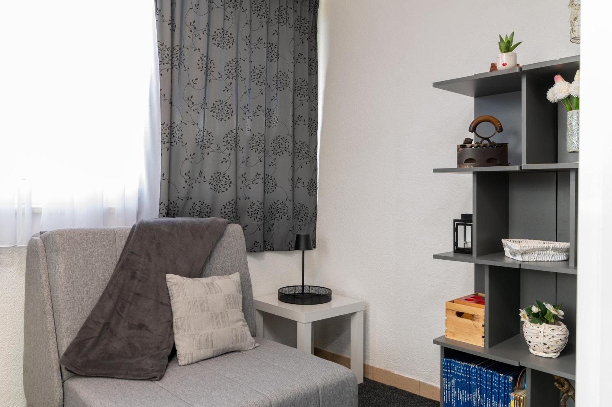 Apartments With A Parking Space Slatine, Ciovo - 5158 Trogir Room photo