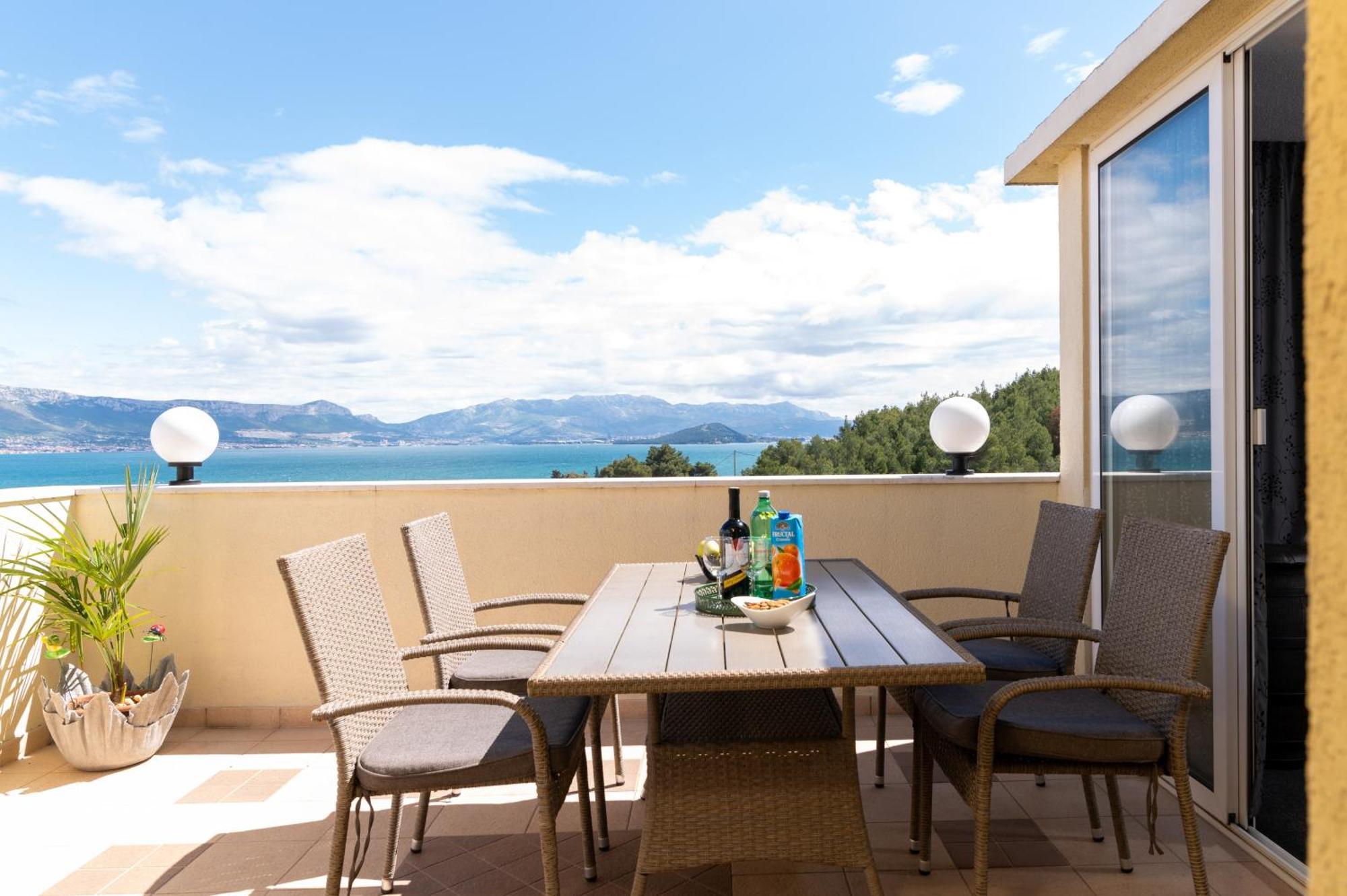 Apartments With A Parking Space Slatine, Ciovo - 5158 Trogir Exterior photo