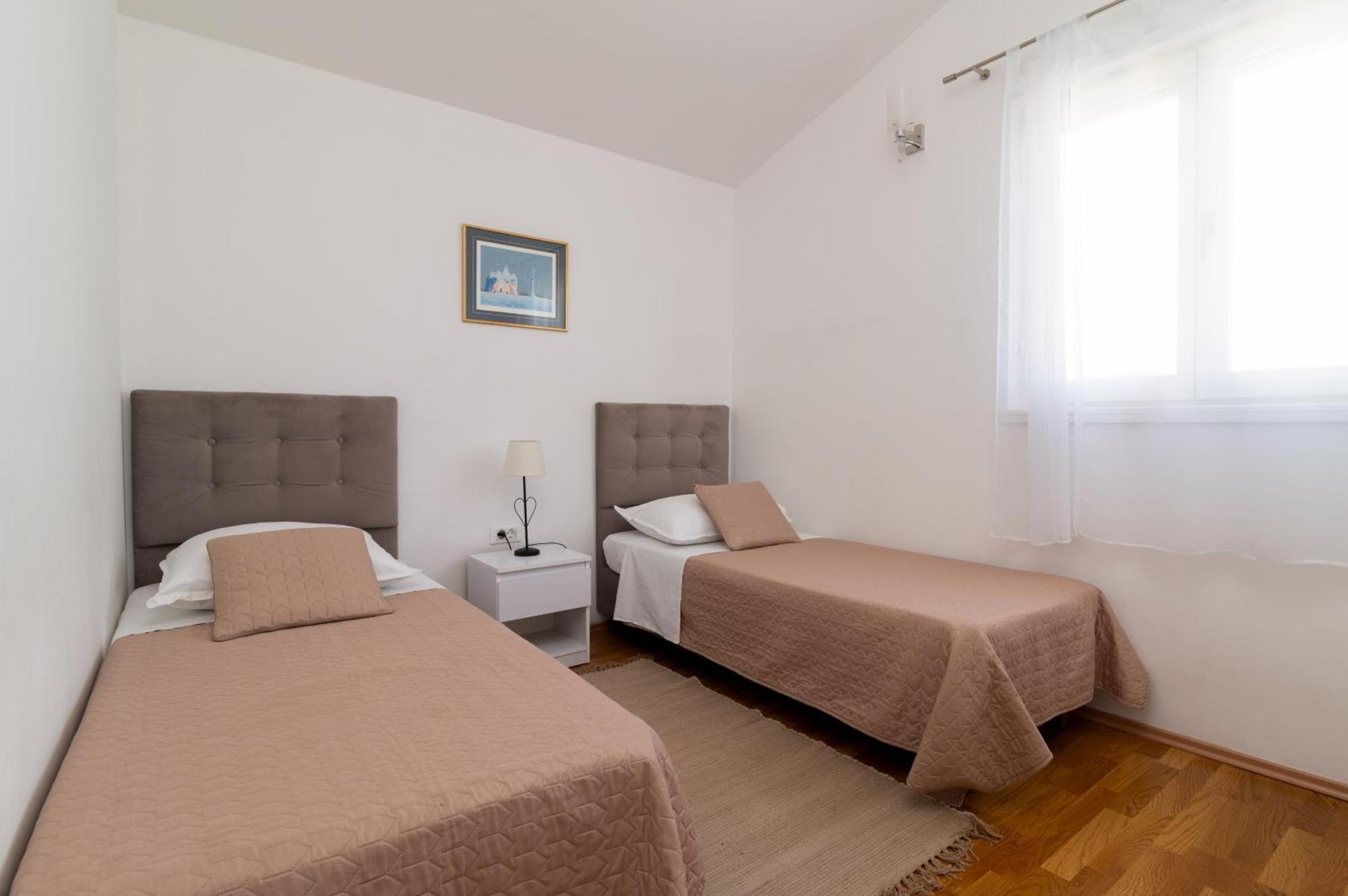 Apartments With A Parking Space Slatine, Ciovo - 5158 Trogir Exterior photo
